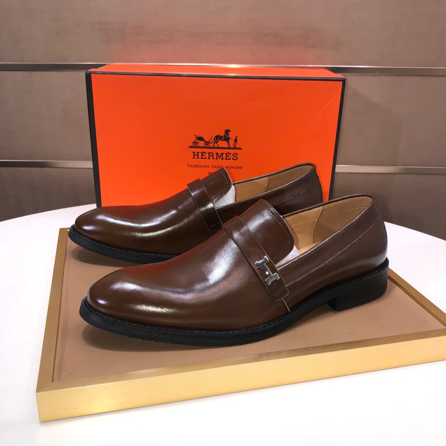 Men's Men's Shoes💰540💰[HERMES] (cowhide lining)🍀Italian top luxury🍀He does not pursue novel styles and gorgeous colors, but attracts the favor of successful men with his flawless, elegant and classic style. Formal leather shoes This very comfortable, simple and stable style allows you to easily match any style! The pattern is absolutely 1:1 refined from the original case, and we strive for excellence in materials, imported cowhide + cowhide lining💪💪💪extraordinary texture👍! .Code number: 39-45 (45 customized)